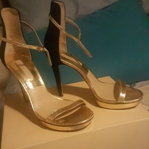 Gorgeous black and gold Michael Kors Heels